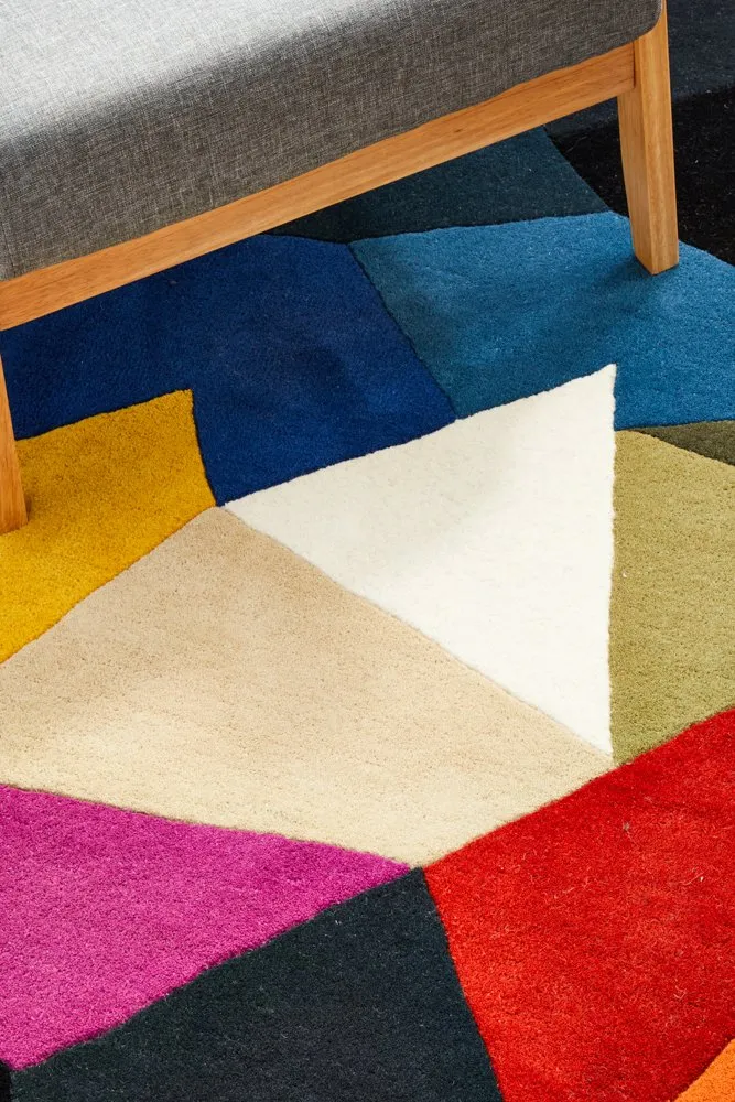 Matrix 906 Round Rug (Crayon) by Rug Culture