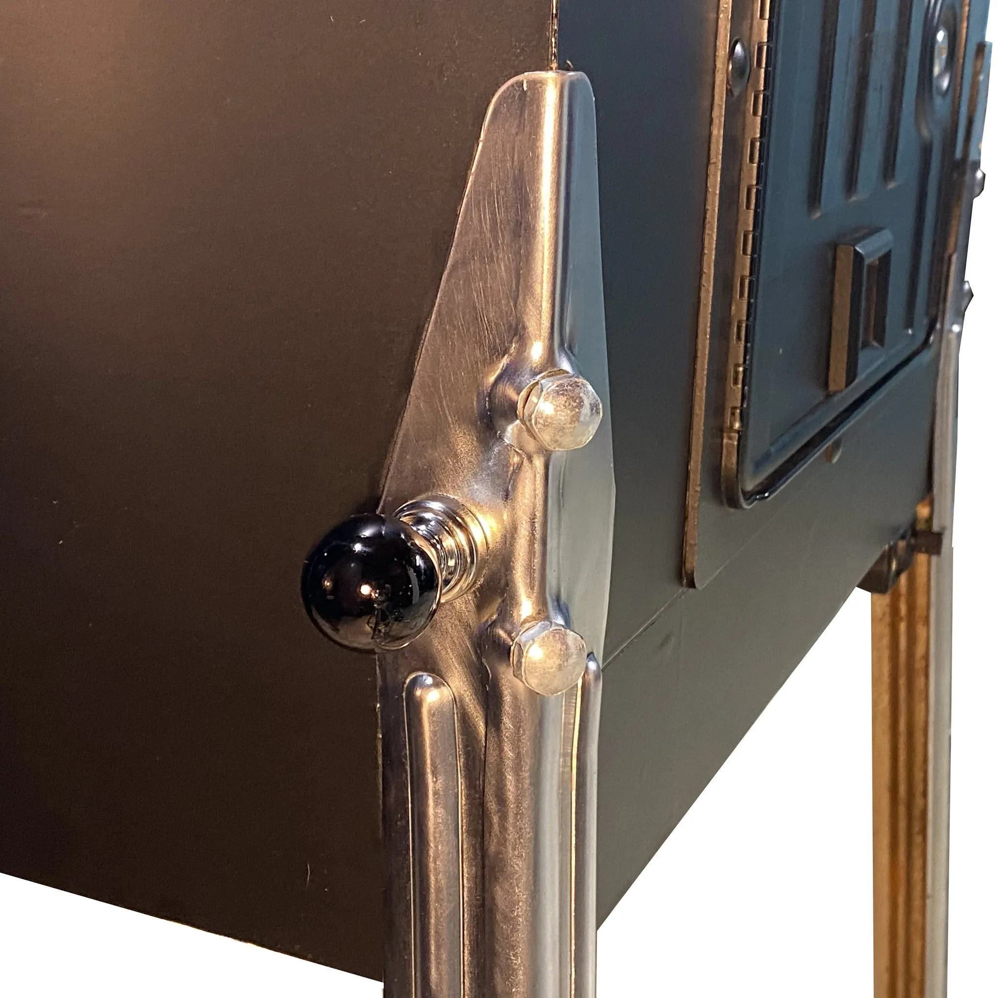 PINpeg Shiny Black Round