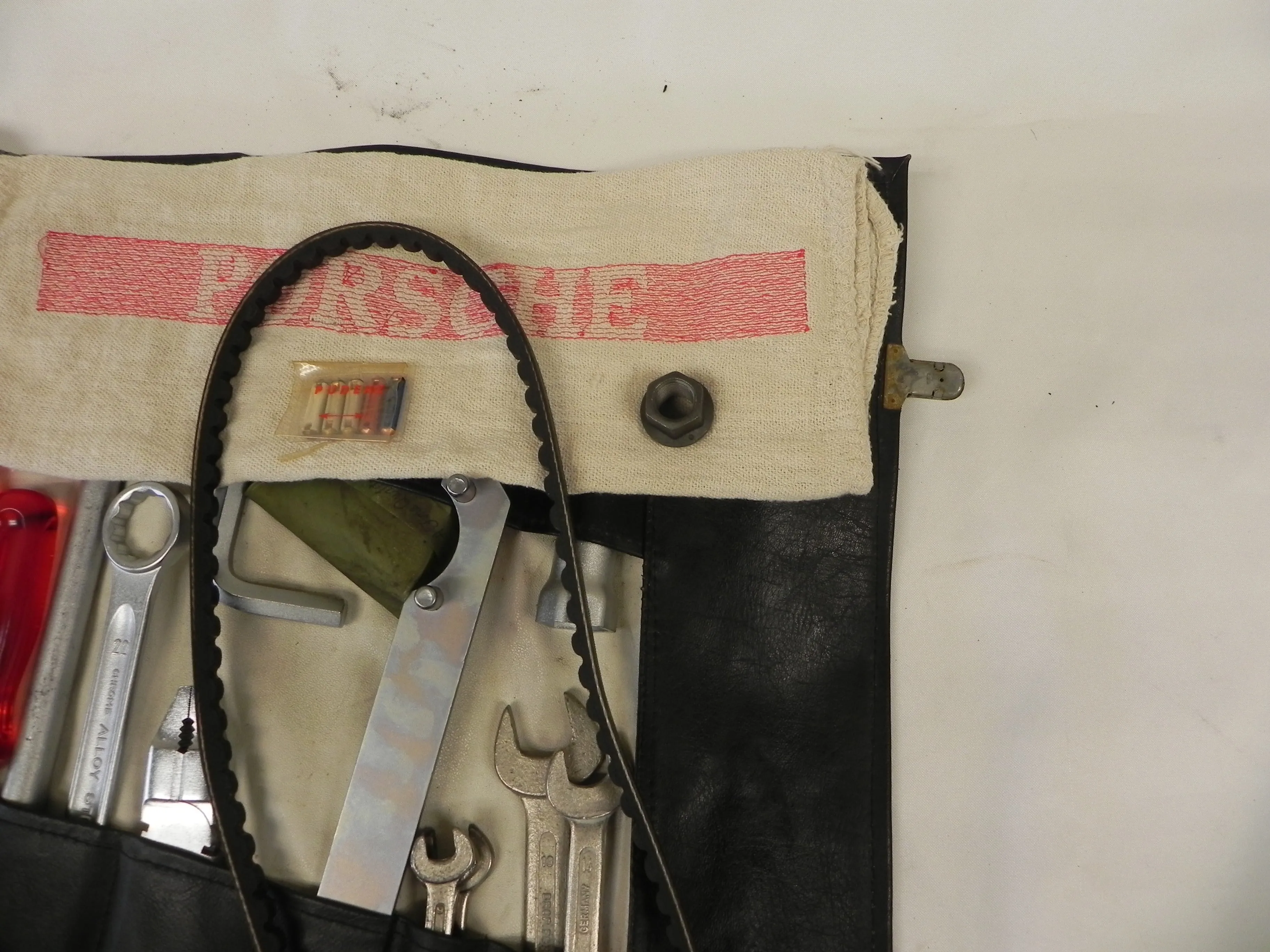 (Used) 911 SWB Tool Kit - 1965-68