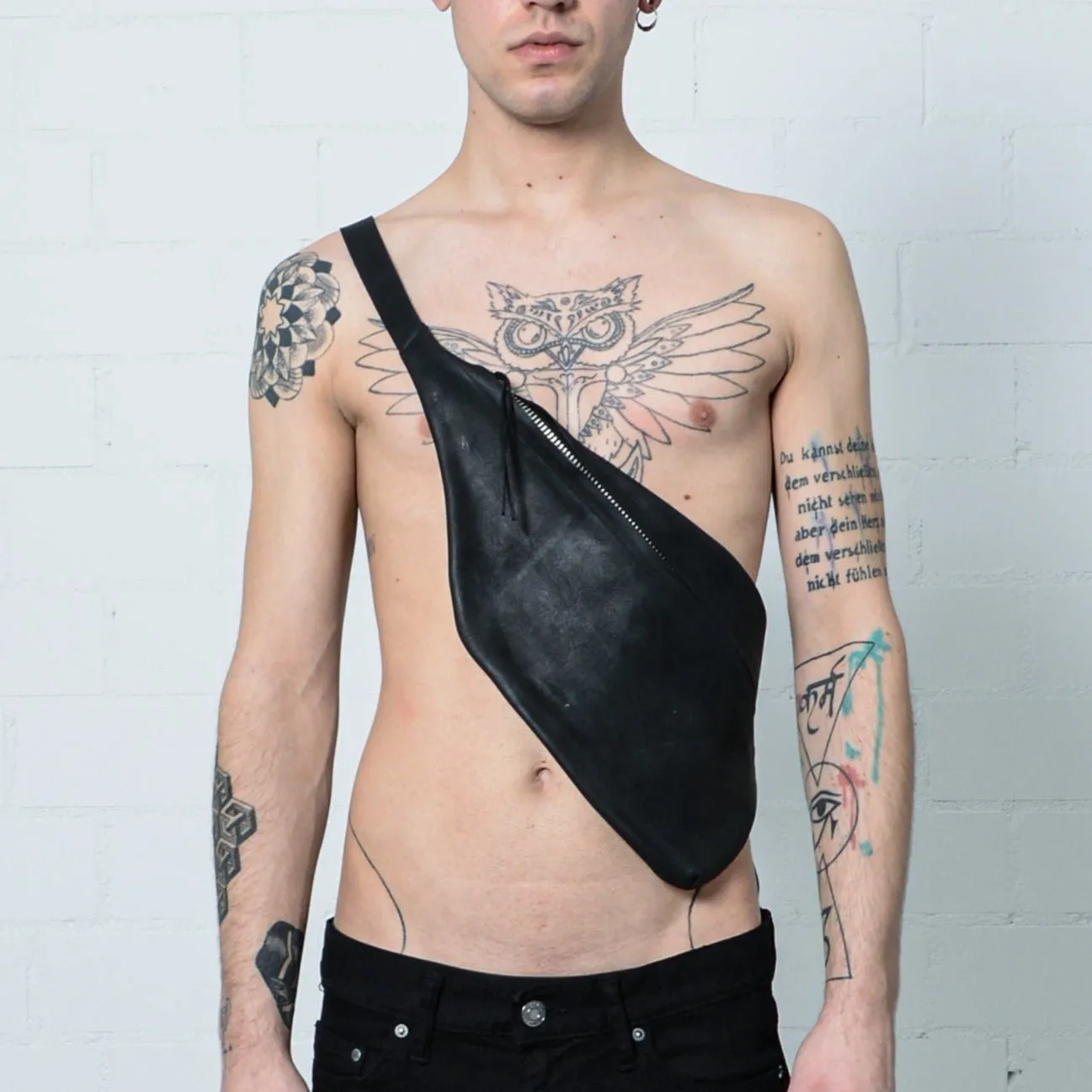 Werkschwarz 3-N  Cross Body Bag